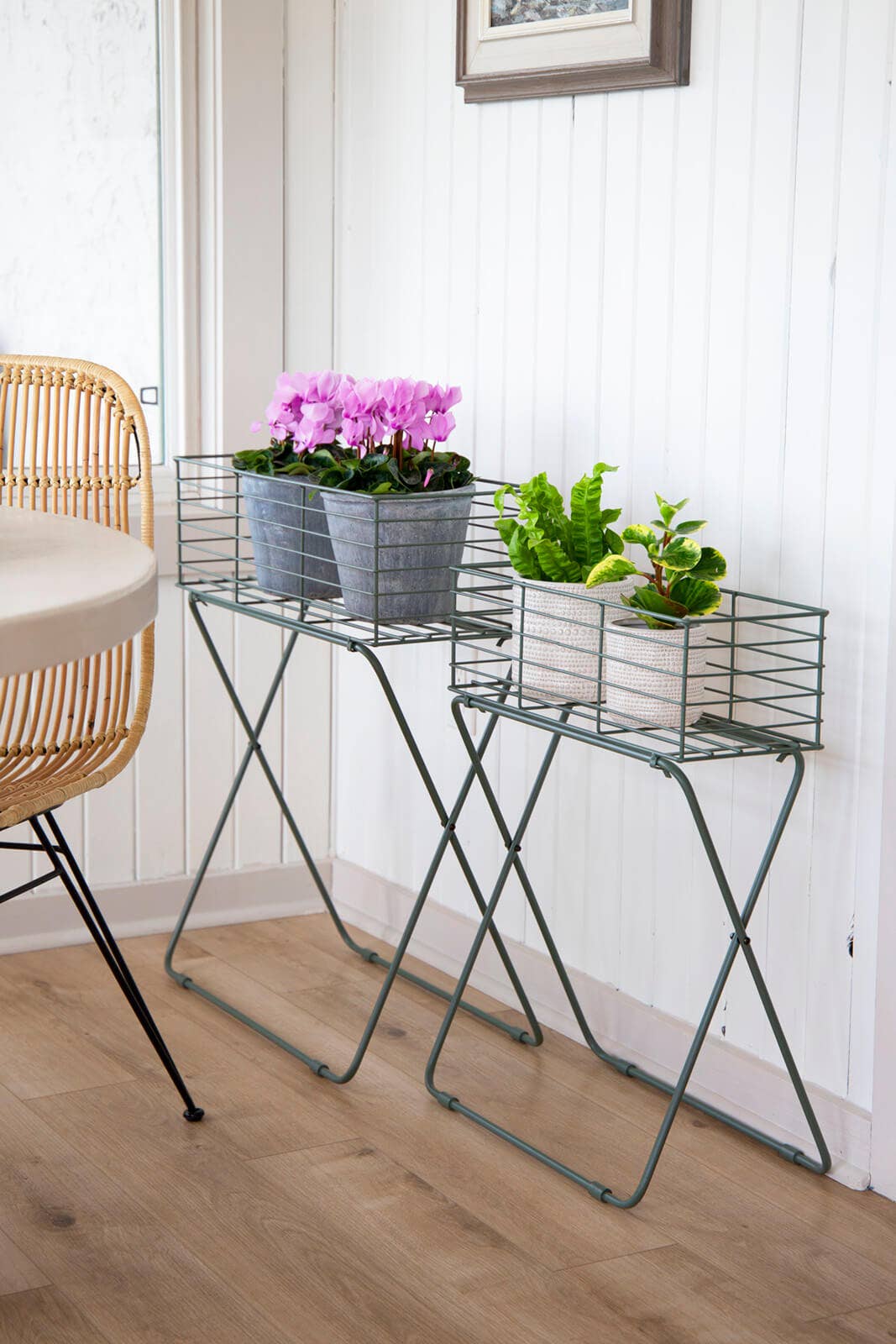 LARGE TEXTURED WHITE POT