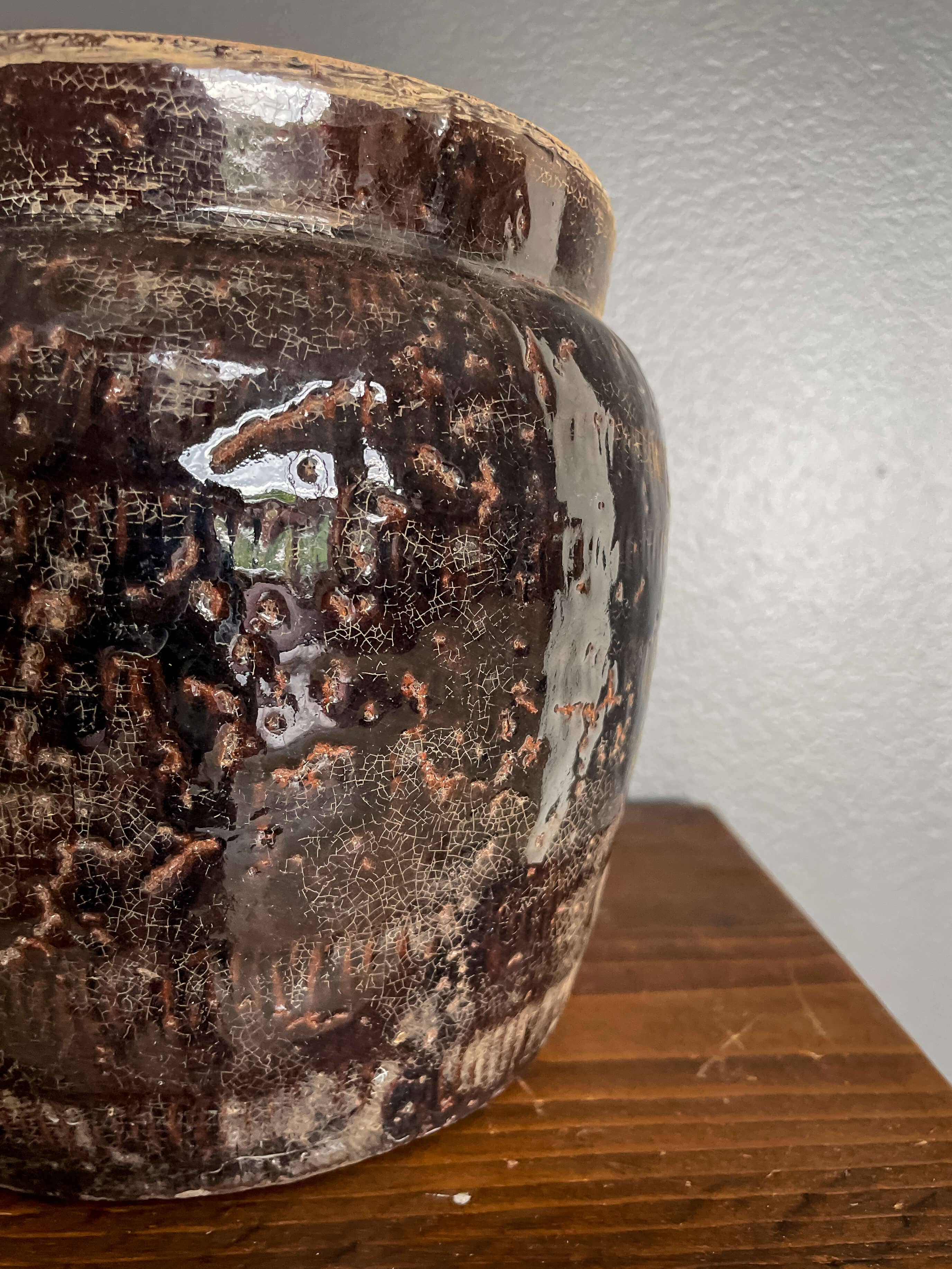 Pompeii Vintage-Style Terracotta Pot, Cracked-Pattern Finish