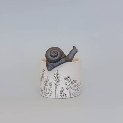 Black Snail Flower Pot Decoration